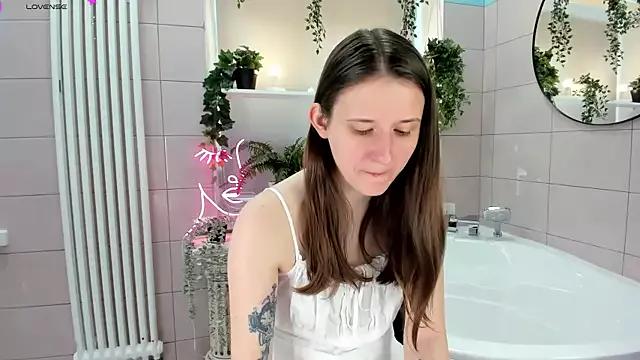 Melly_Shally from StripChat