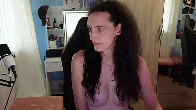 MemiKouki from StripChat
