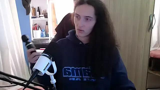 MemiSecrets from StripChat is Freechat