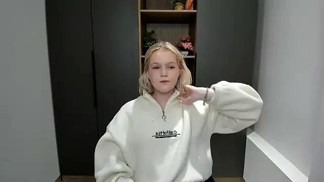 MerciaAtwood from StripChat is Freechat