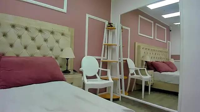 merlyaluna from StripChat is Freechat