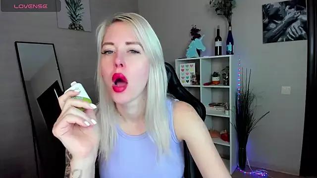 Try our streaming cams variety and talk on a personal level with our adorable girls streamers, showing off their bountiful shapes and dildos.