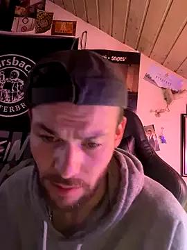 Mexxwell69 from StripChat