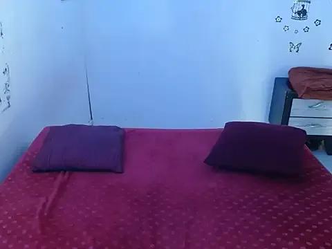 Mia2xsmith from StripChat is Freechat