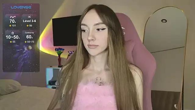 Mia_bunnyy from StripChat is Freechat
