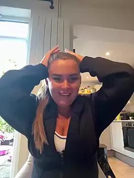Mia_MilesXXX from StripChat is Freechat
