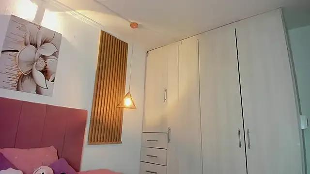 mia_nevaeh from StripChat is Freechat