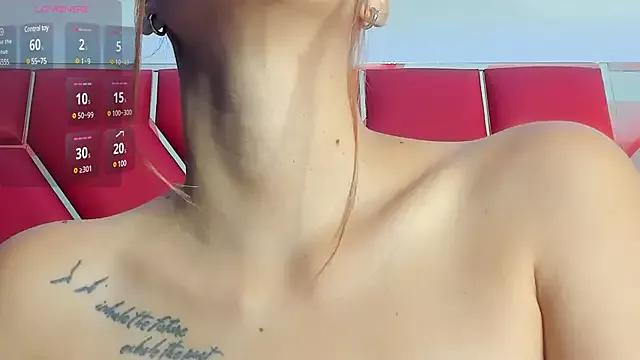 Mia_Reyess from StripChat is Freechat