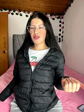 Mia_salinass from StripChat is Freechat