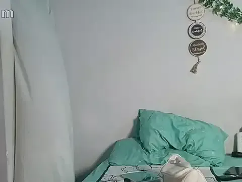 Mia_sexylatin from StripChat is Freechat