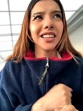 MiaaCute- from StripChat