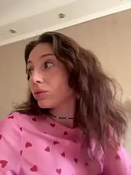 MiaaLoveeee from StripChat is Freechat