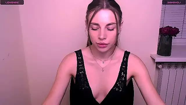 MiaDari_ from StripChat is Freechat