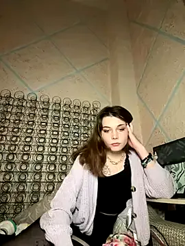 MiaDinA from StripChat is Freechat