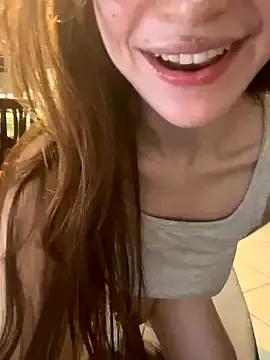 Miaelis from StripChat is Freechat