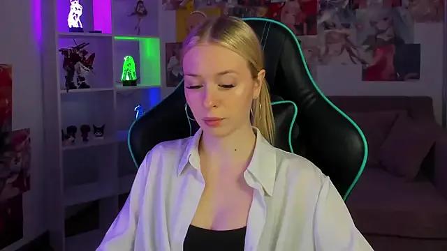 Try our streaming cams variety and talk on a personal level with our adorable girls streamers, showing off their bountiful shapes and dildos.