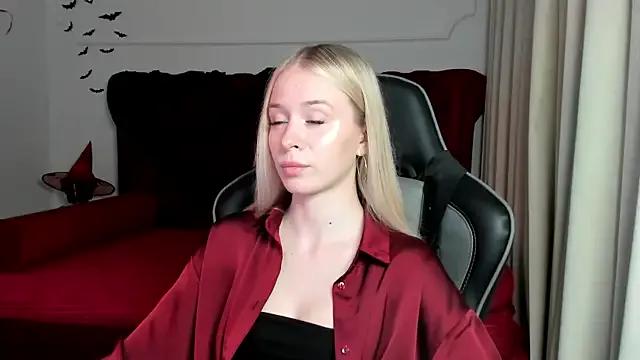 MiaGraces from StripChat is Freechat