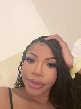 mialongxo from StripChat is Freechat