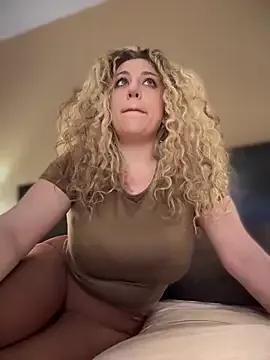 miamellycious from StripChat