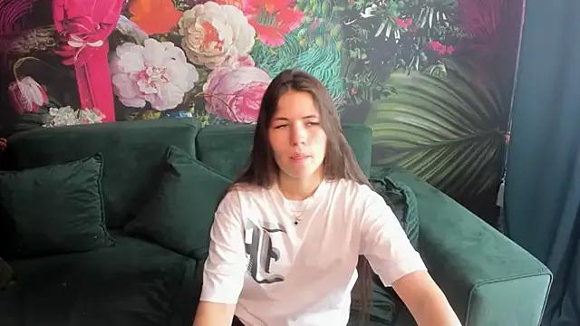 MiaMialani from StripChat