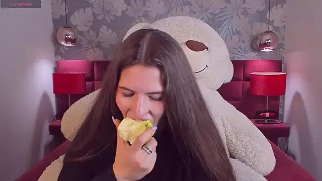 MiaMialani from StripChat is Freechat