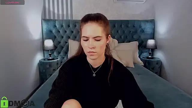 MiaMialani from StripChat