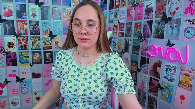 MiaMilas from StripChat
