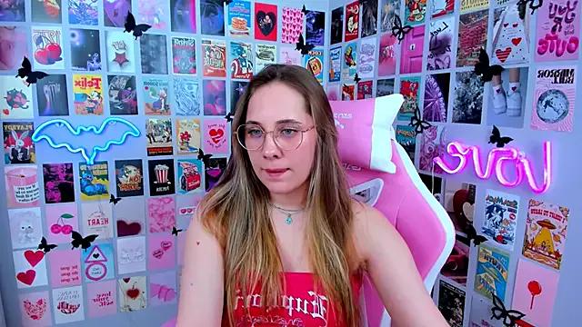 MiaMilas from StripChat