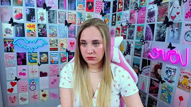 MiaMilas from StripChat