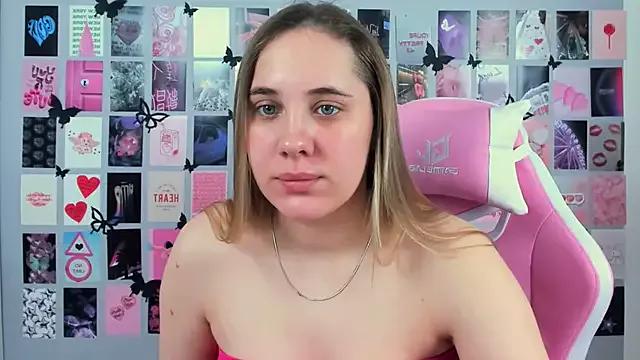 MiaMilas from StripChat