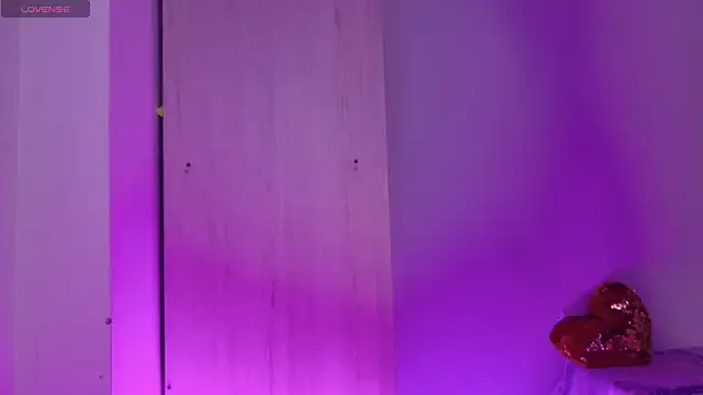 Miamiller188 from StripChat