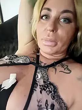 MiaMooly from StripChat