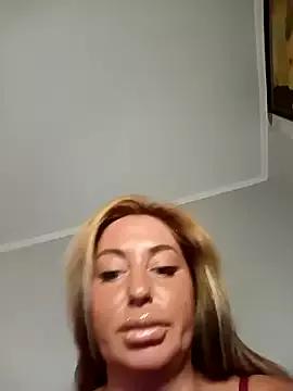 MiaMooly from StripChat