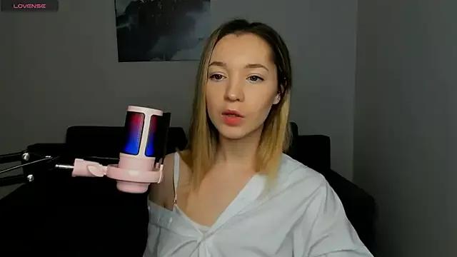 Try our streaming cams variety and talk on a personal level with our adorable girls streamers, showing off their bountiful shapes and dildos.