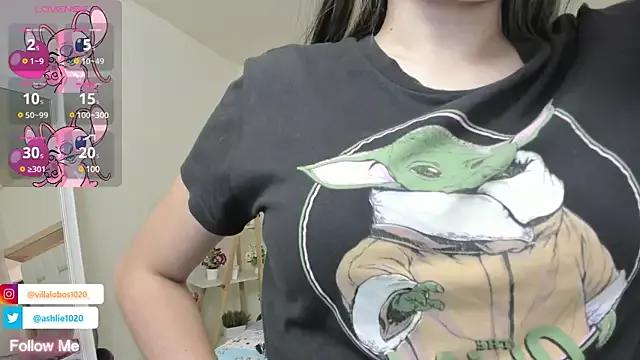MiaVillalobos from StripChat is Freechat