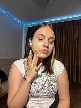 MiaWilsonCute from StripChat is Freechat