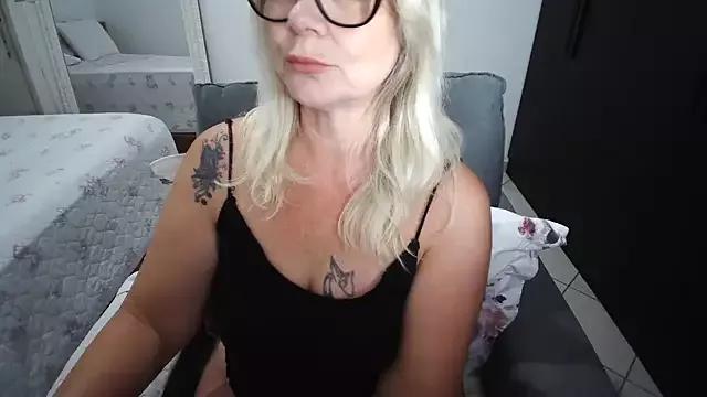 Micchellina from StripChat