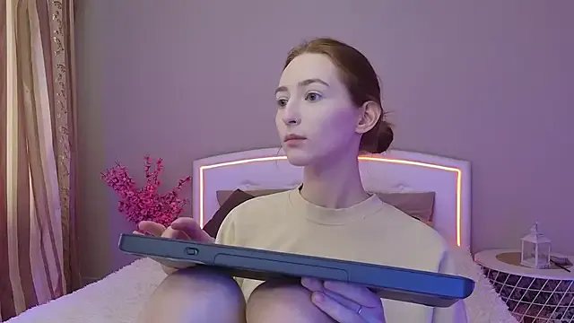 MichaDenver from StripChat is Freechat