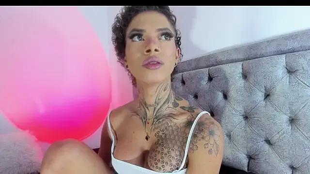 Try our streaming cams variety and talk on a personal level with our adorable girls streamers, showing off their bountiful shapes and dildos.