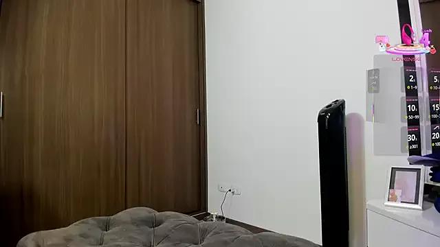 Try our streaming cams variety and talk on a personal level with our adorable girls streamers, showing off their bountiful shapes and dildos.