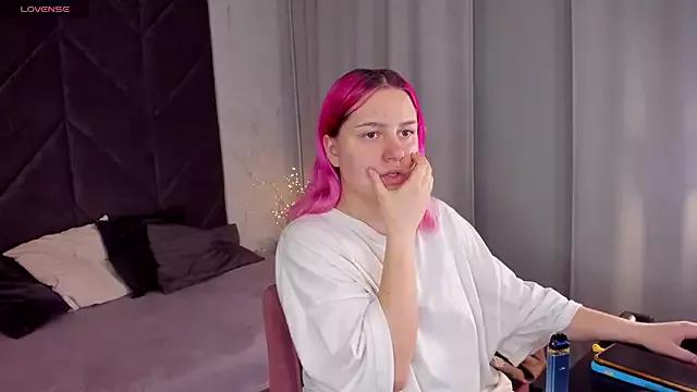 Try our streaming cams variety and talk on a personal level with our adorable girls streamers, showing off their bountiful shapes and dildos.