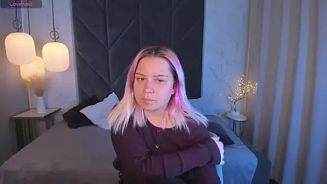 Try our streaming cams variety and talk on a personal level with our adorable girls streamers, showing off their bountiful shapes and dildos.