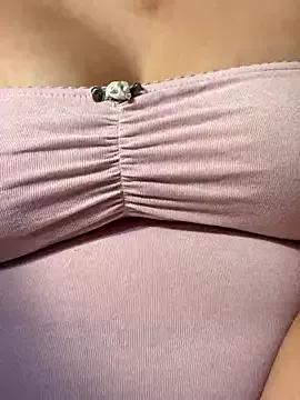 michellsq from StripChat is Freechat