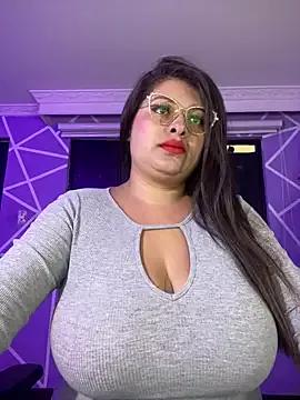MiiaaJoness from StripChat