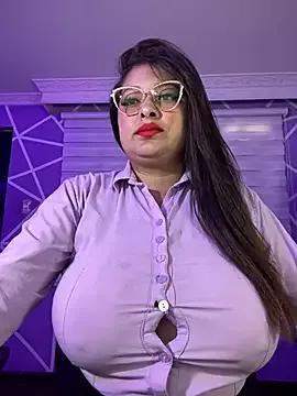 MiiaaJoness from StripChat