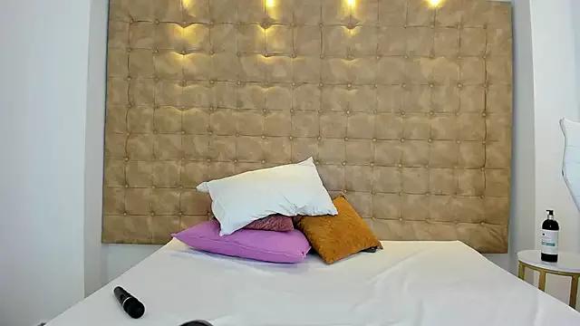 MiiaSmith__ from StripChat is Freechat
