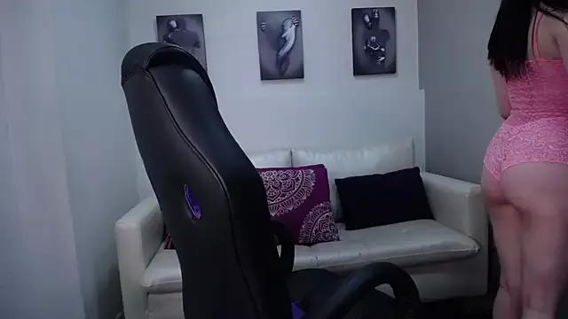 MiiaSuki from StripChat