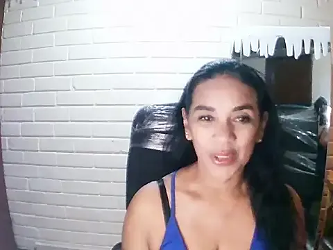 MiiaVelasquez on StripChat 