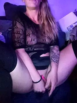 MiilaMii from StripChat is Freechat