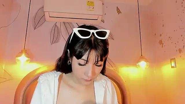 miisaki from StripChat is Freechat